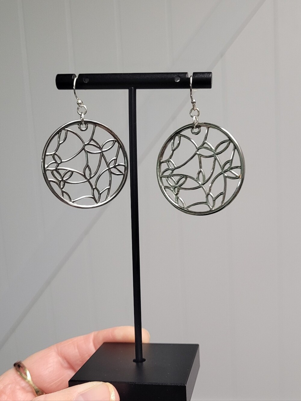 Hand Crafted Silver Filigree Round Drop Earrings - Picture 4 of 8